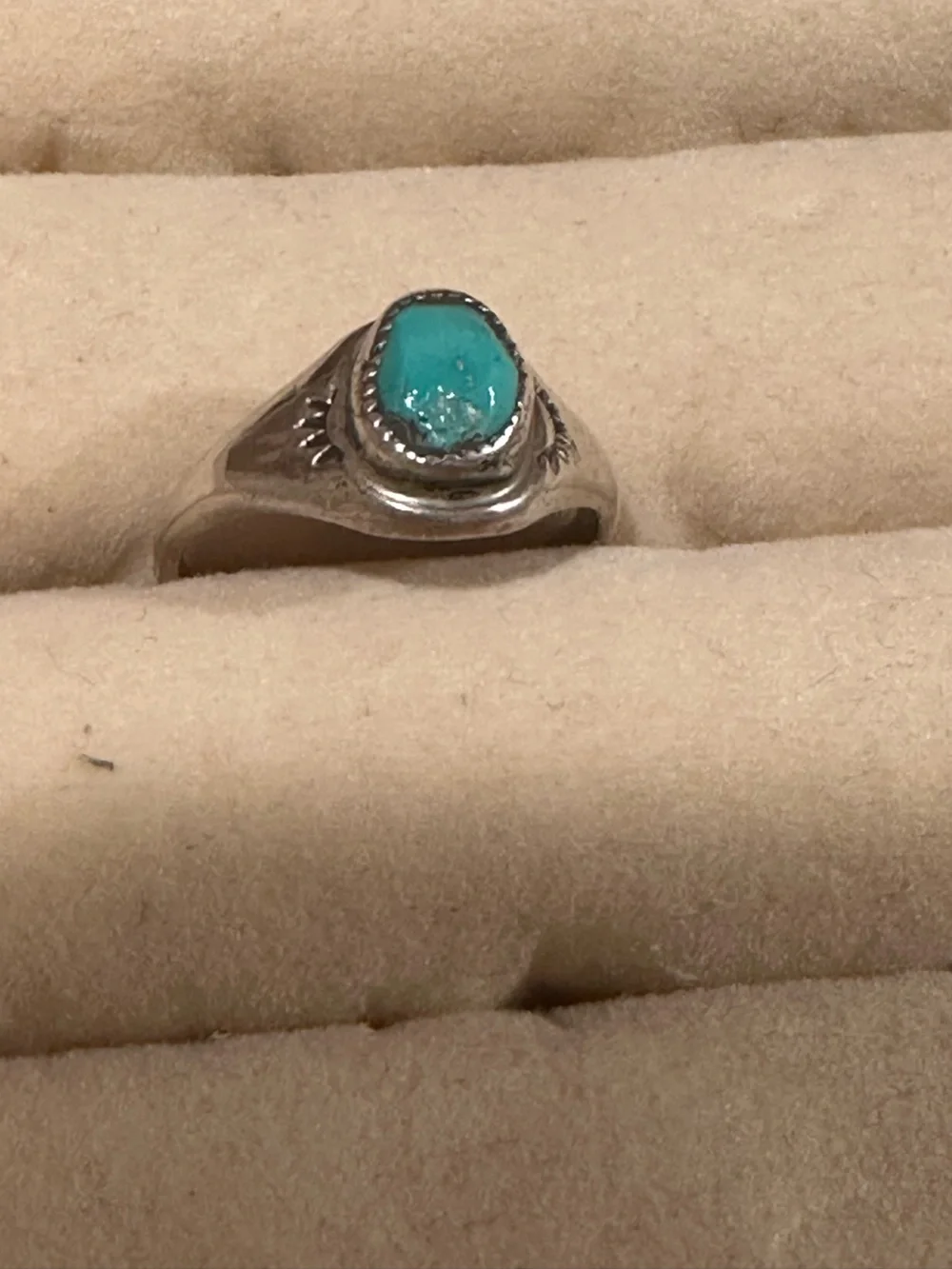4 vintage rings- size 8 - price per ring or combine for deal